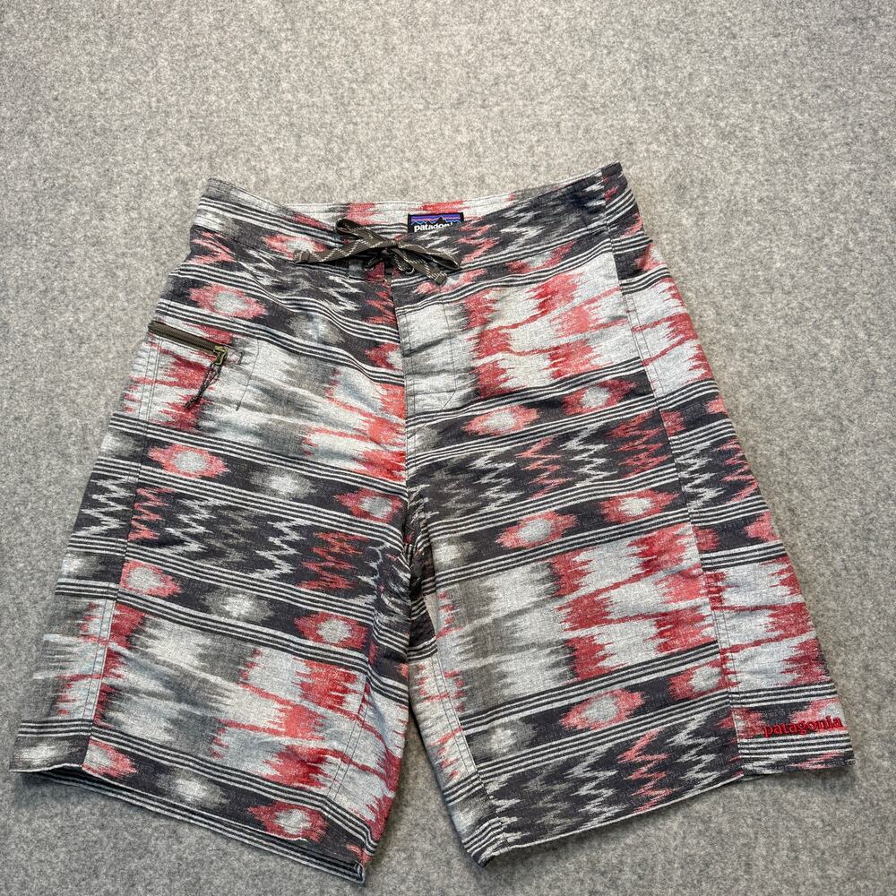 Men's Patagonia Black,‎ Red, White Board Shorts Wavefarer Swim Trunks Size 30